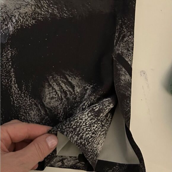 Lululemon Men’s Assert Short 9" Aerial Ice Black and White Size Medium - Picture 14 of 14